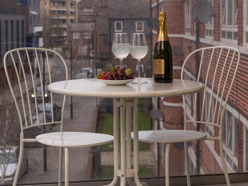 לונדון Central Tower Bridge Apartment חדר תמונה