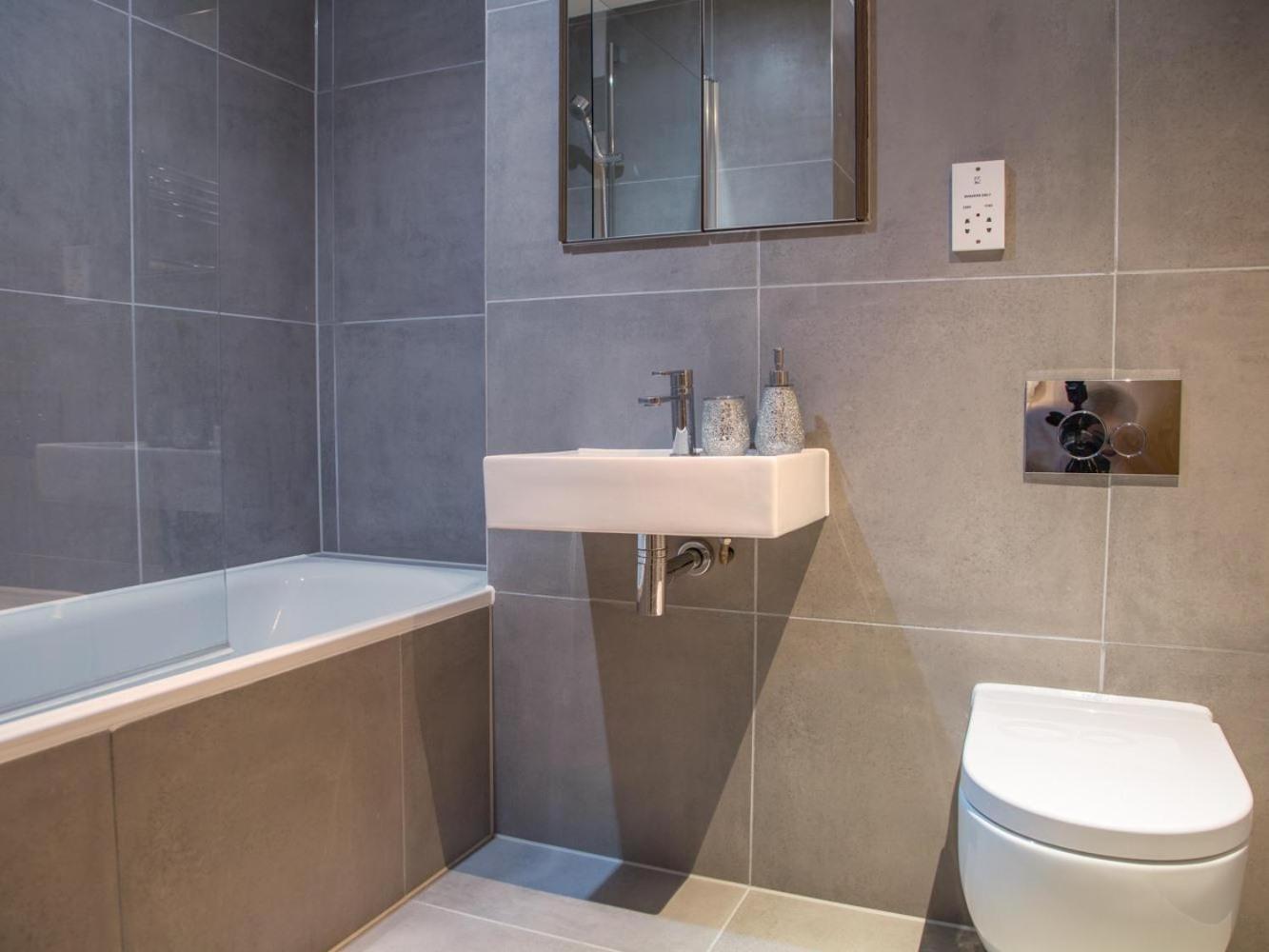 לונדון Central Tower Bridge Apartment חדר תמונה