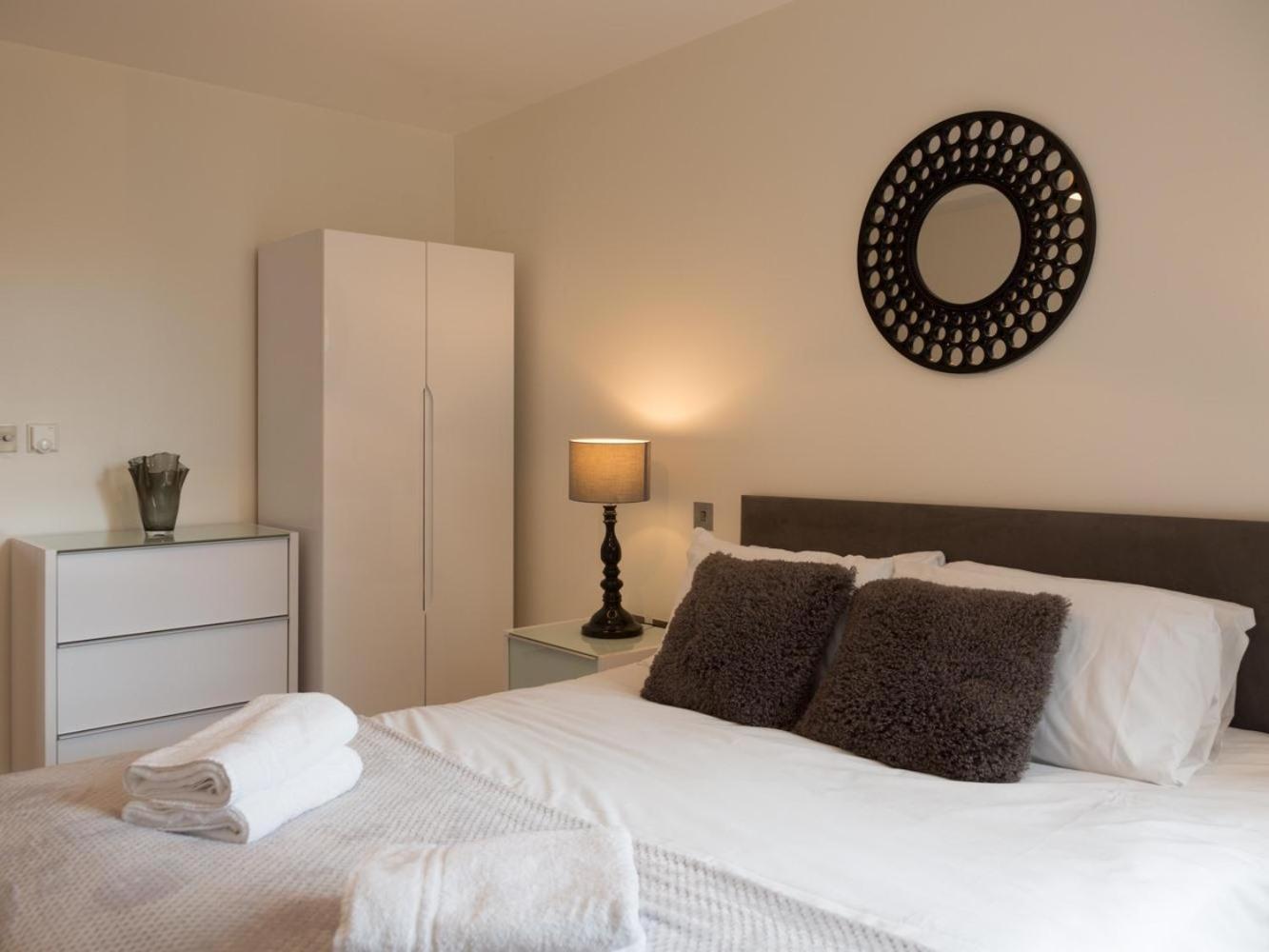 לונדון Central Tower Bridge Apartment חדר תמונה