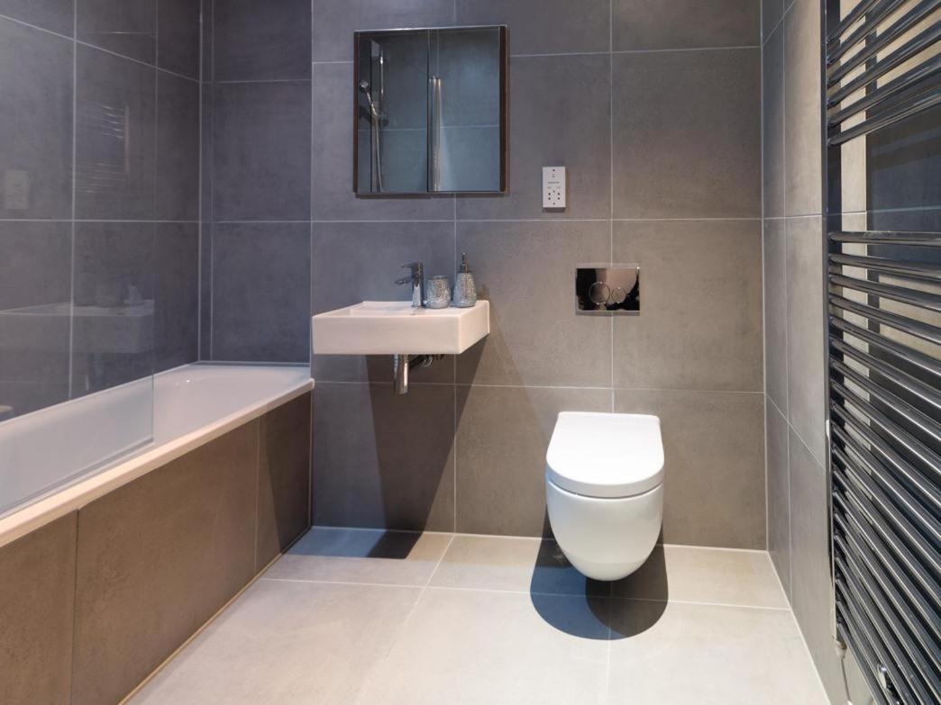 לונדון Central Tower Bridge Apartment חדר תמונה